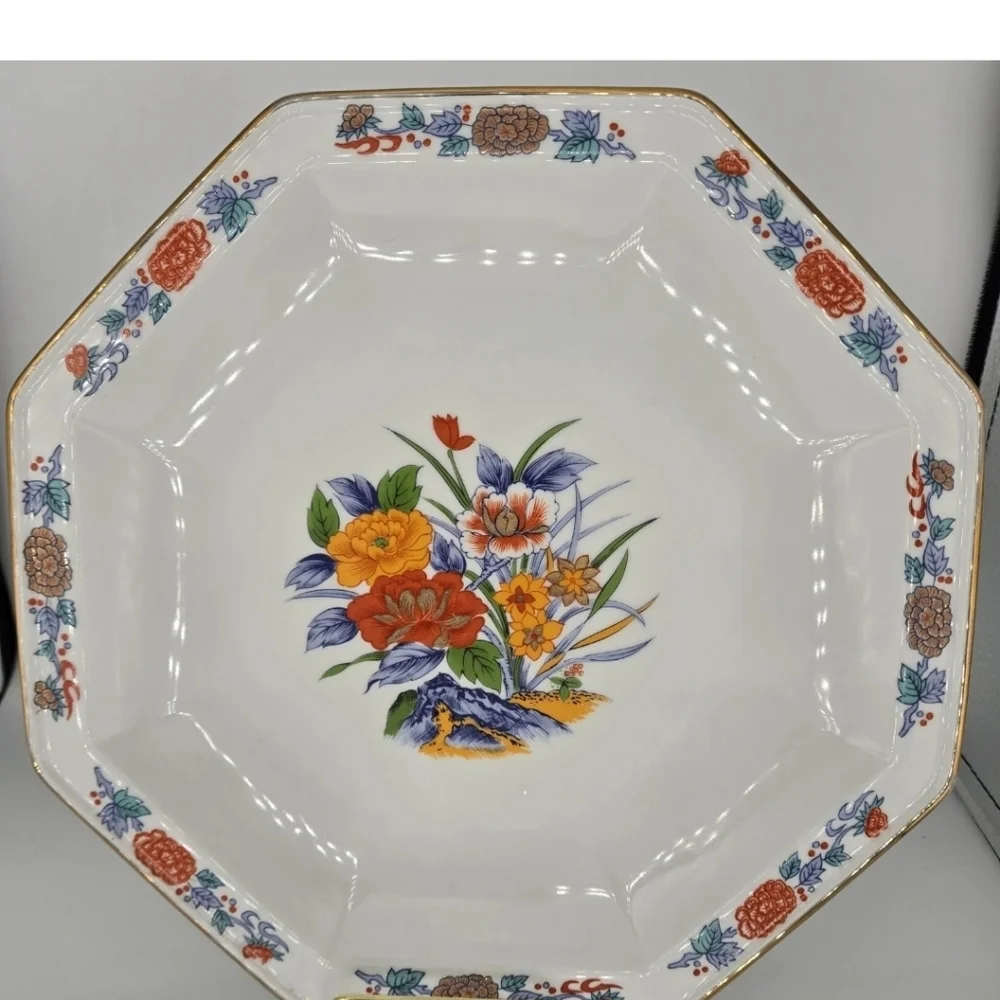 Japanese porcelain Arita Porcelain Deep Plate Handpainted Floral Motif Gold Rim